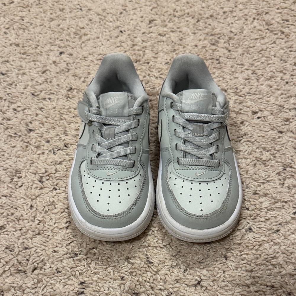 Nike Kids' Light Gray Sneakers